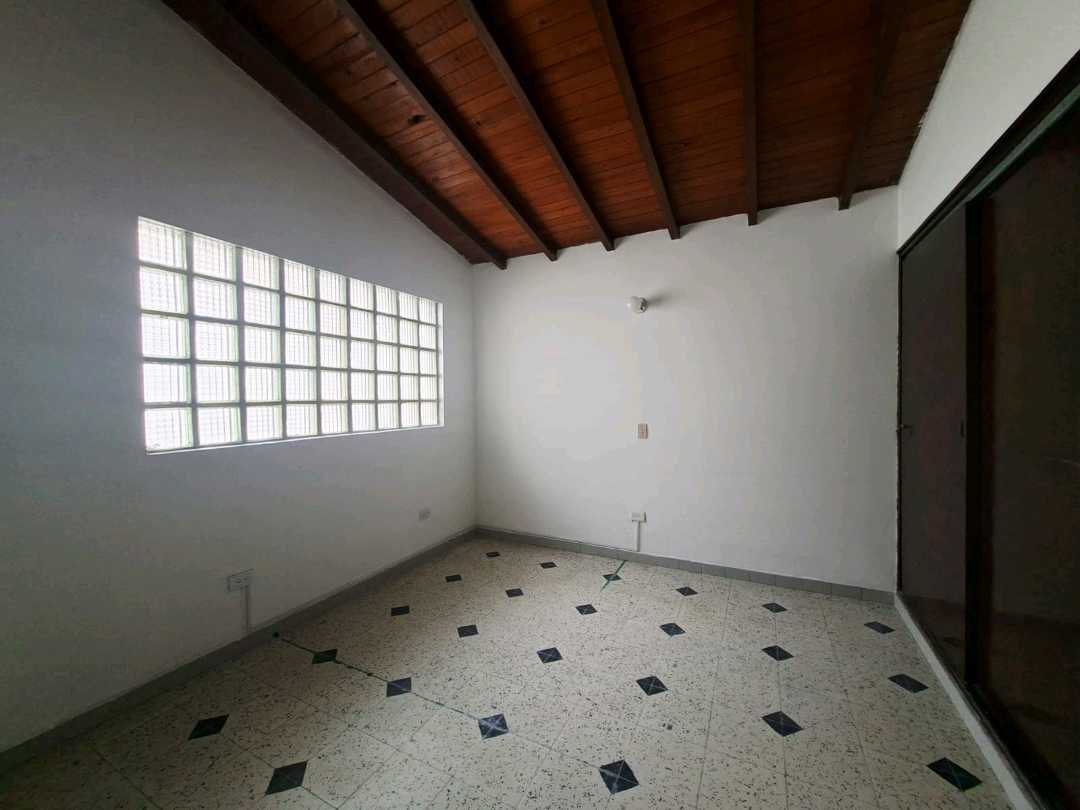 Casa en arriendo Laureles ideal para oficina, cerca al mall Laureles