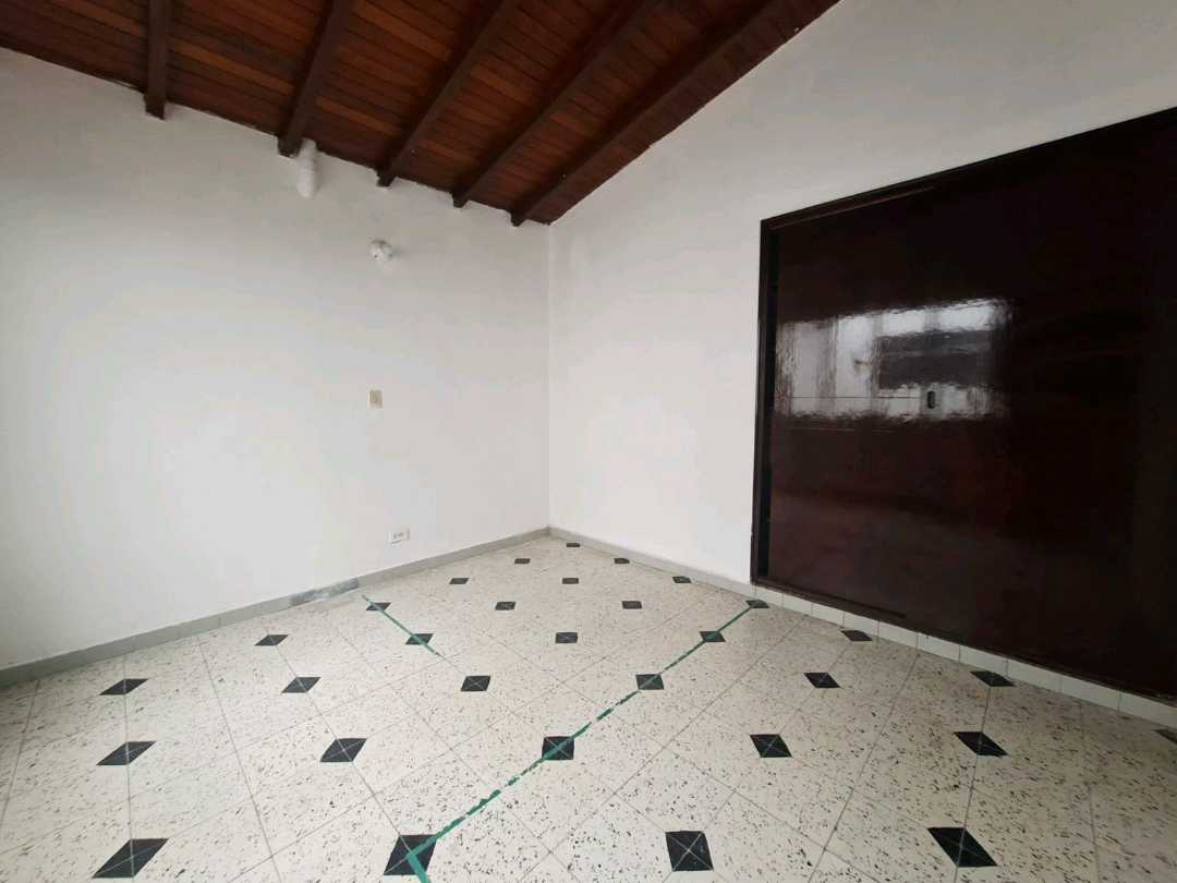 Casa en arriendo Laureles ideal para oficina, cerca al mall Laureles
