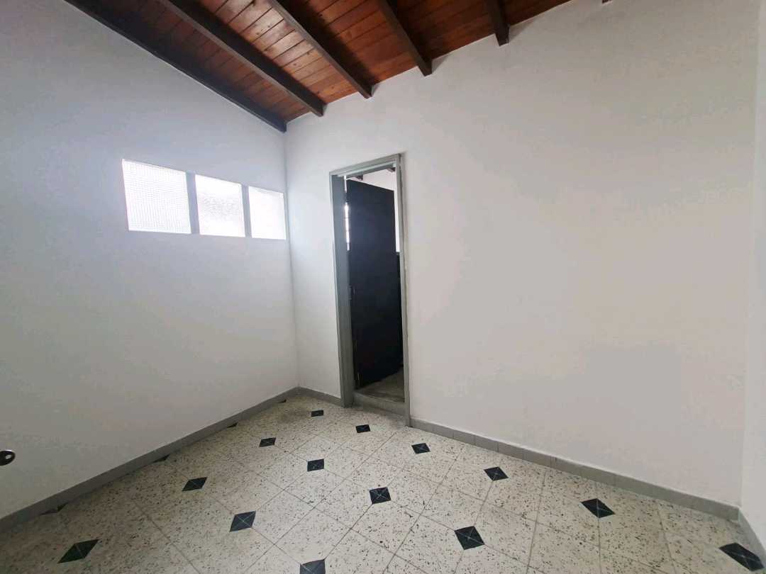 Casa en arriendo Laureles ideal para oficina, cerca al mall Laureles