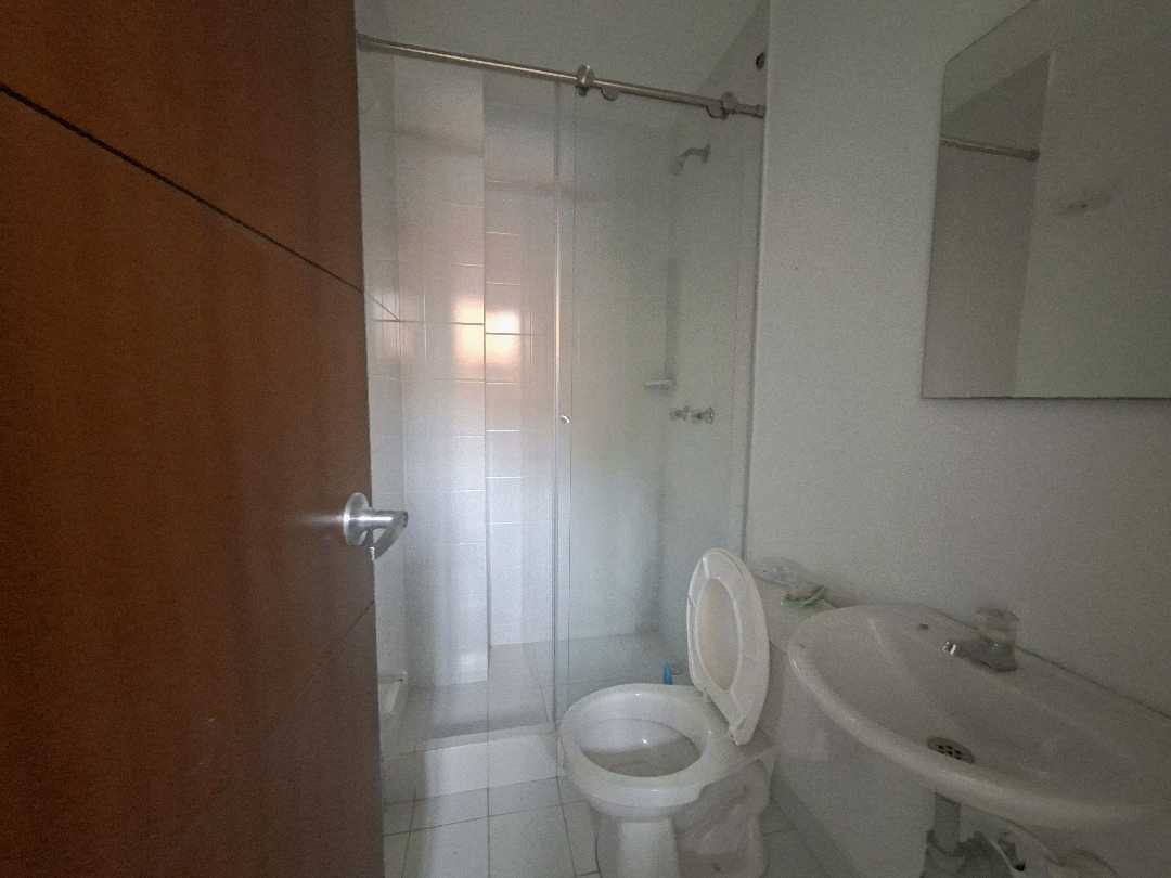 Casa en arriendo loma de los Benedictinos