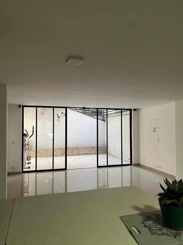 Casa en arriendo o venta en el poblado