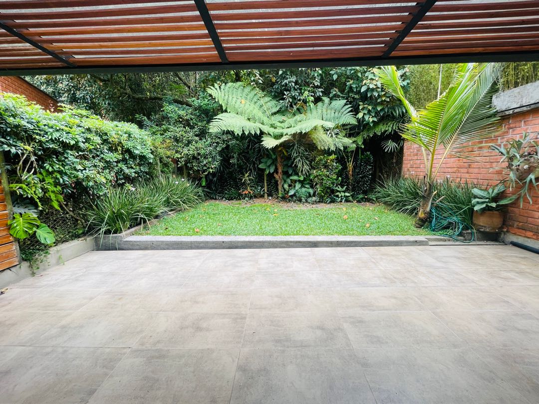 Casa en arriendo por la superior