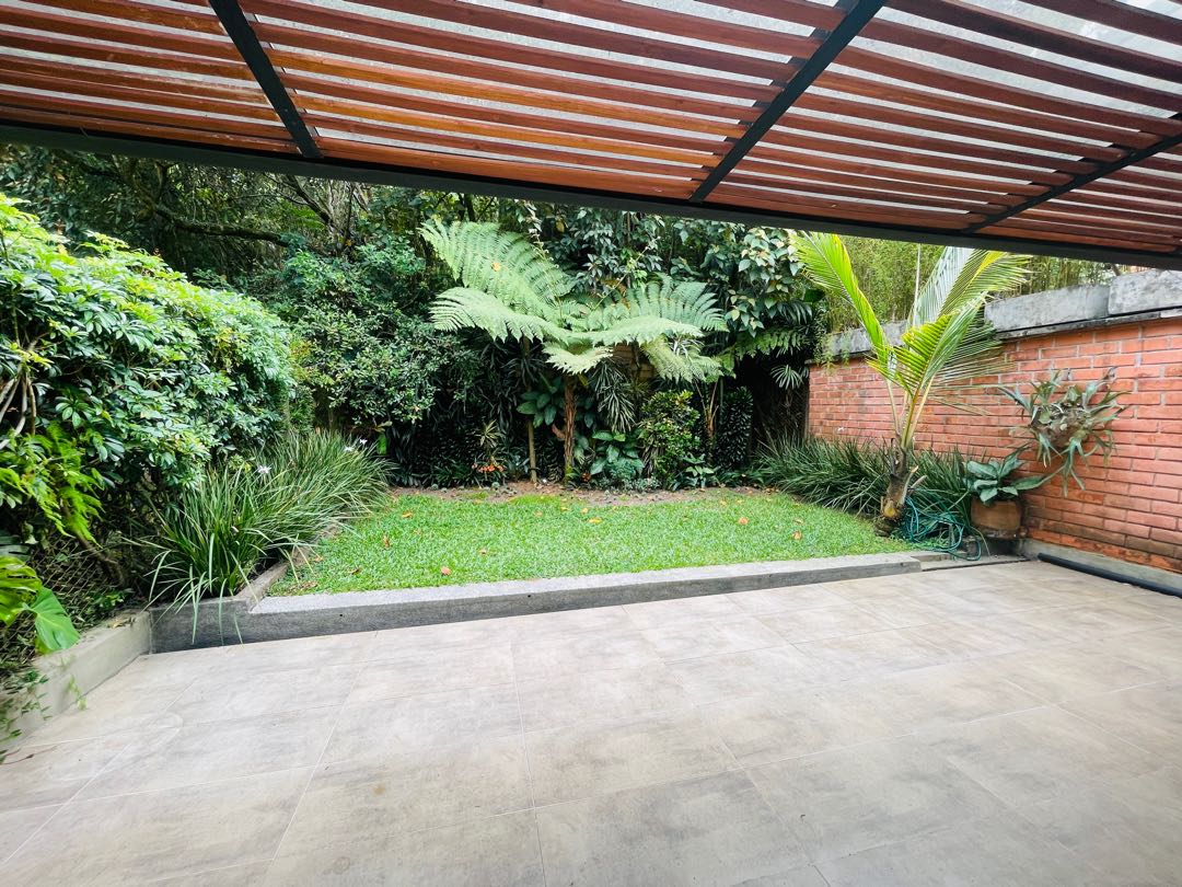 Casa en arriendo por la superior