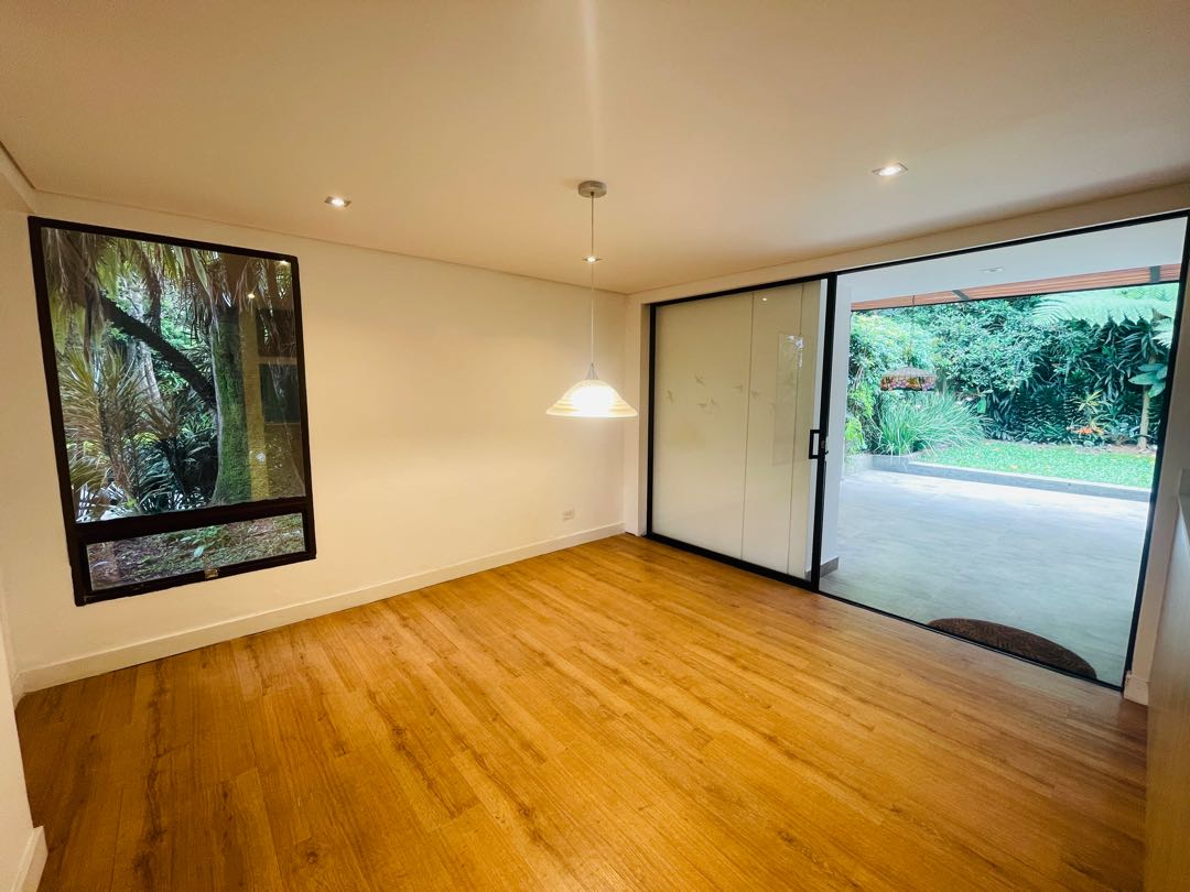 Casa en arriendo por la superior