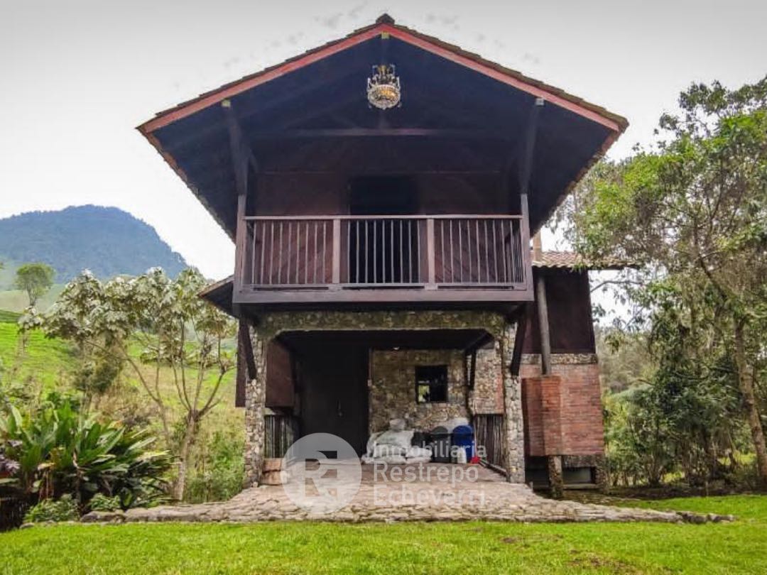 Casa en arriendo, sector Gallinazo. Villamaría.