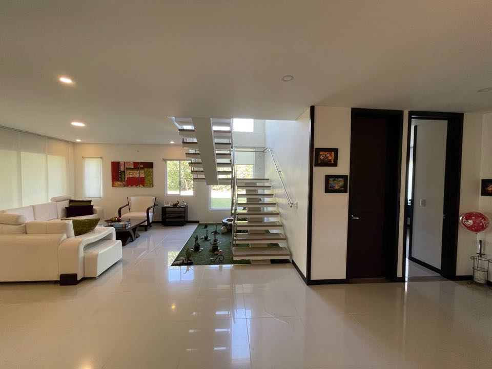 CASA EN BOSQUES DE LA VIGA PANCE CALI