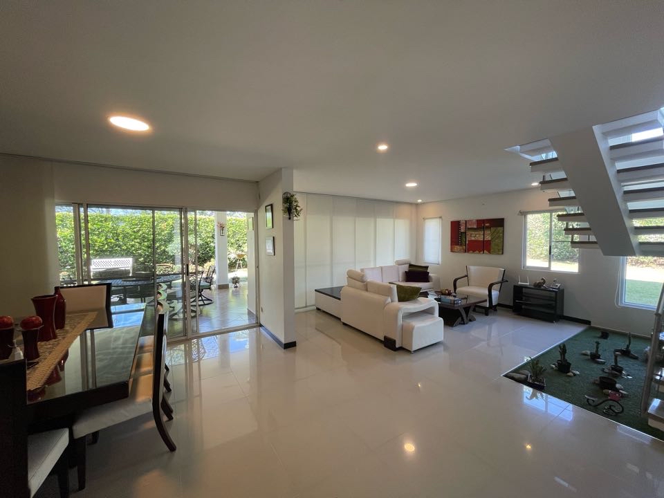 CASA EN BOSQUES DE LA VIGA PANCE CALI