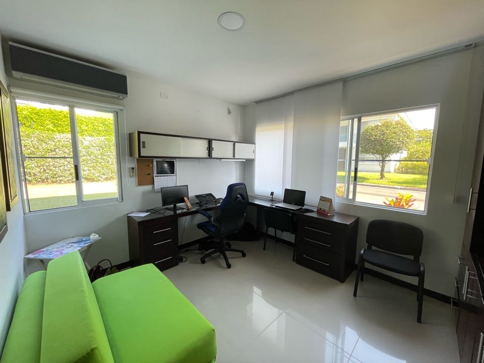 CASA EN BOSQUES DE LA VIGA PANCE CALI