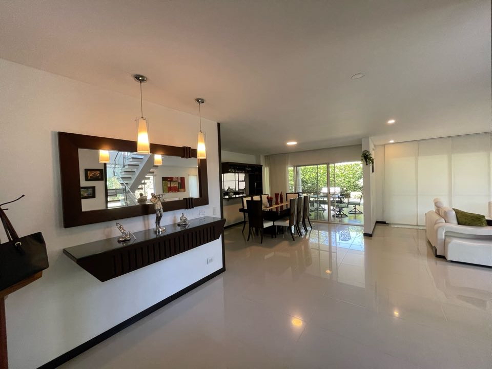 CASA EN BOSQUES DE LA VIGA PANCE CALI