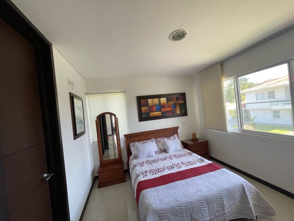 CASA EN BOSQUES DE LA VIGA PANCE CALI