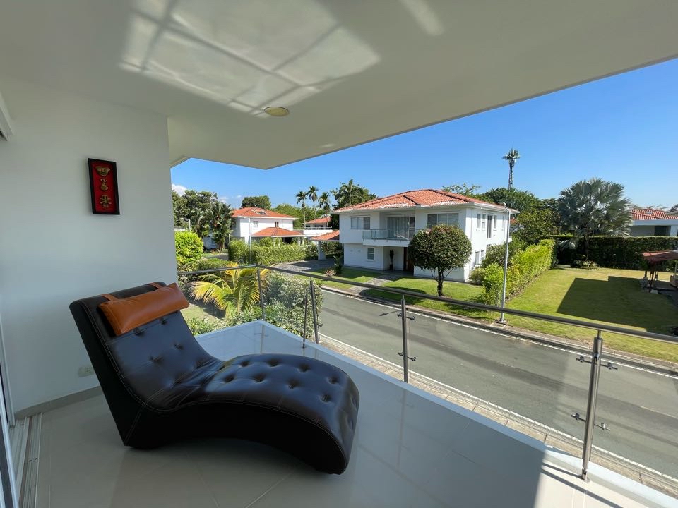 CASA EN BOSQUES DE LA VIGA PANCE CALI