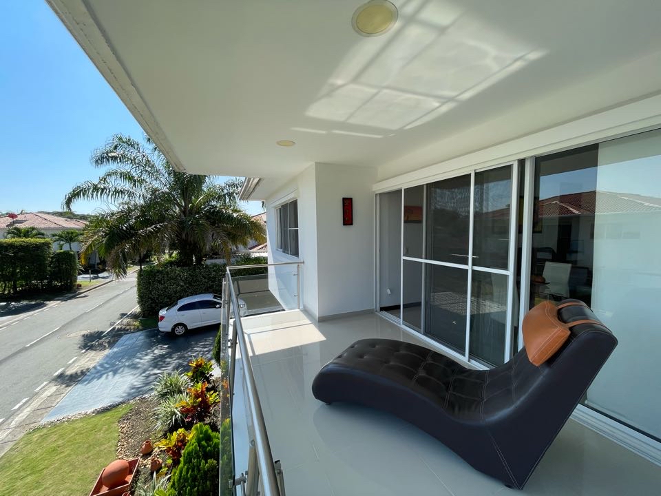 CASA EN BOSQUES DE LA VIGA PANCE CALI