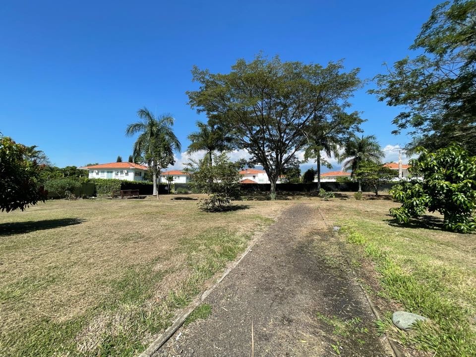 CASA EN BOSQUES DE LA VIGA PANCE CALI