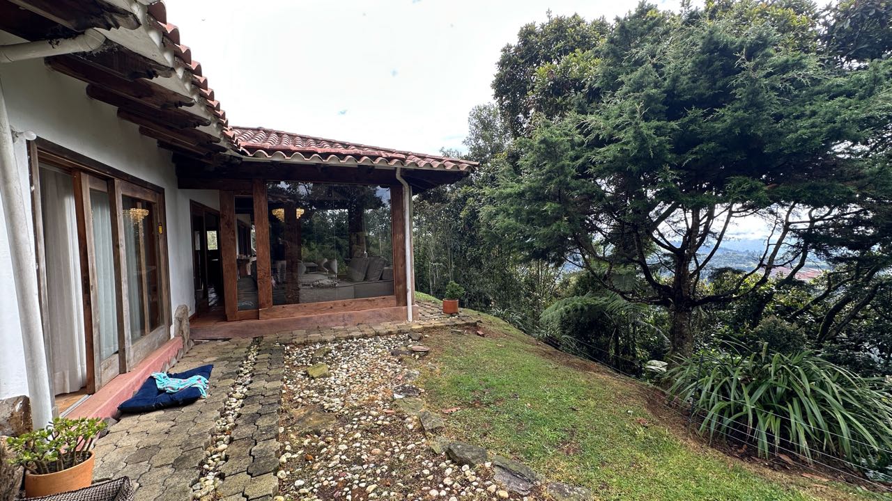 Casa en el alto de las palmas en arriendo