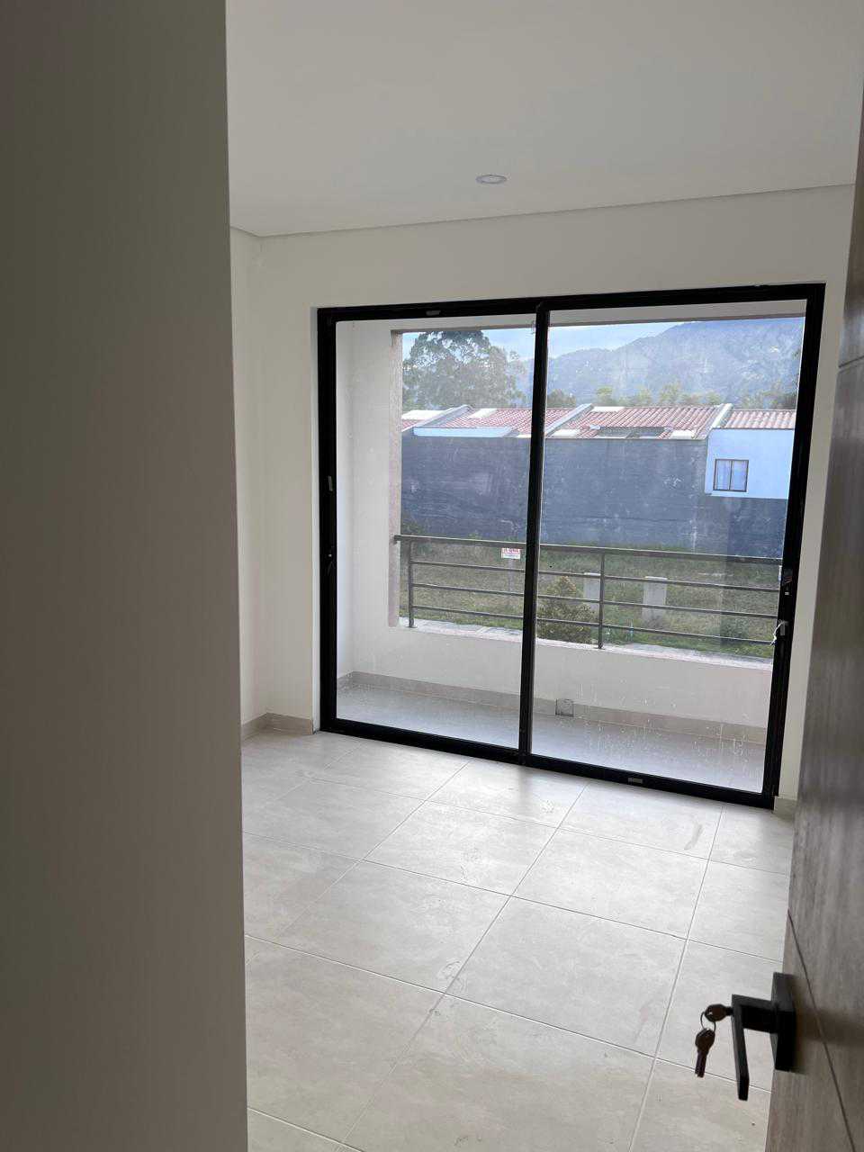CASA EN LA CEJA — foto 3 de 25