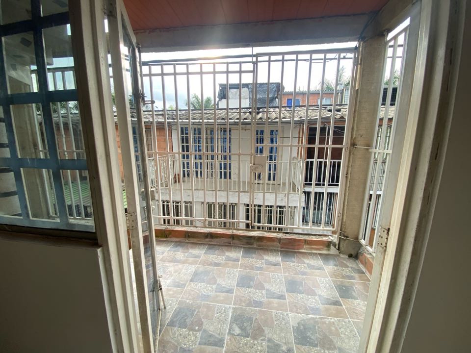 CASA EN VENTA AL ORIENTE DE CALI BARRIO VALLE GRANDE