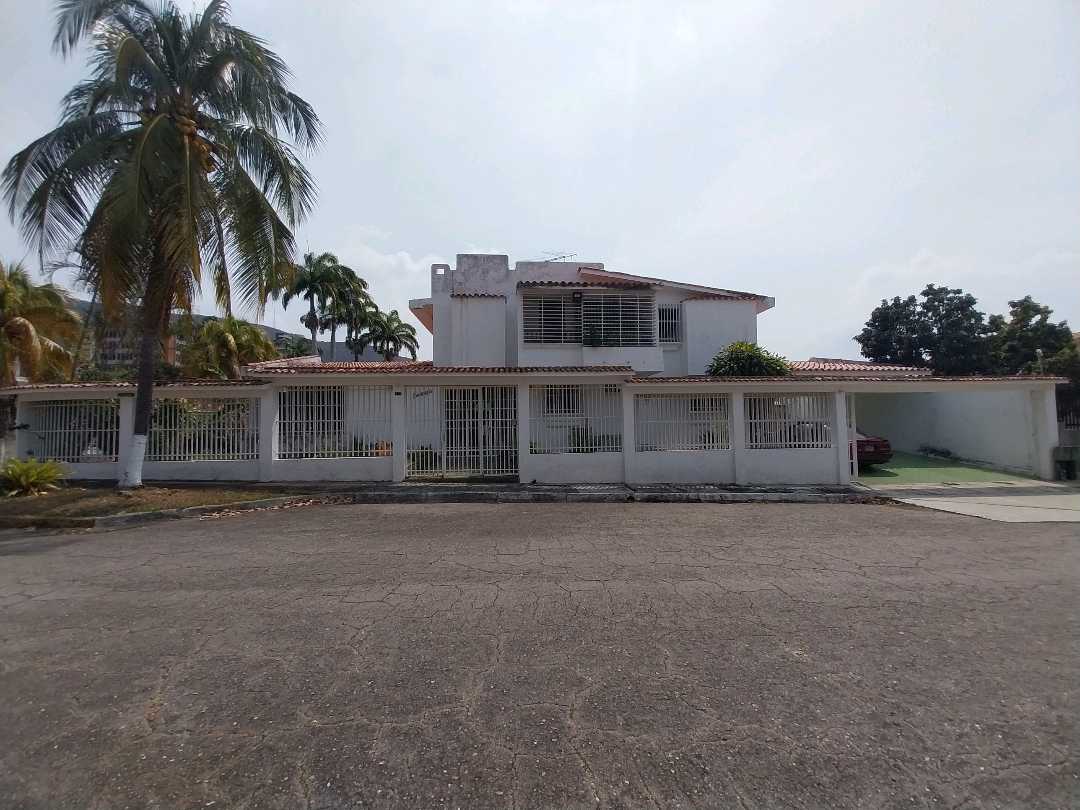 Casa en venta en Lomas del Este Valencia MC-9774479 - Foto 1