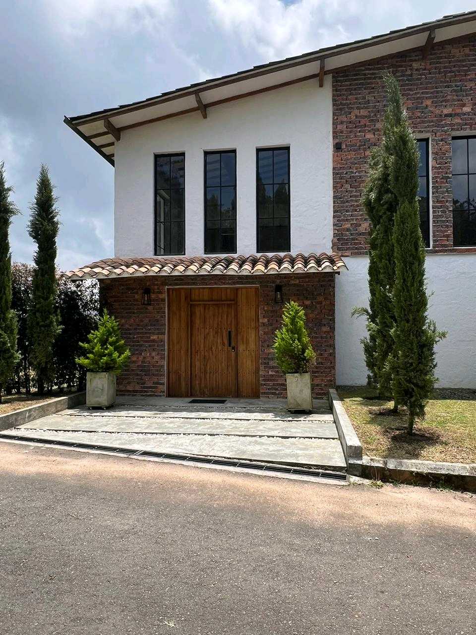 Casa en venta Envigado cerca al colegio San José las Vegas