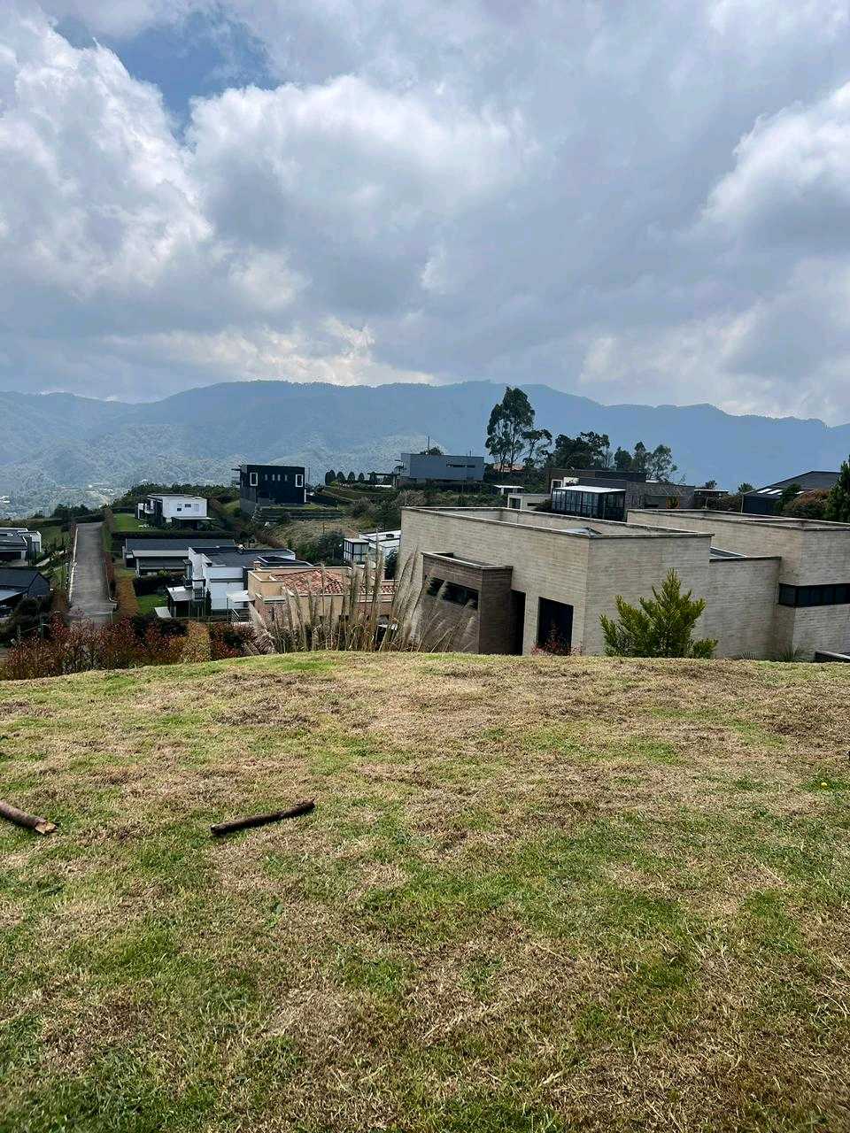 Casa en venta Envigado cerca al colegio San José las Vegas