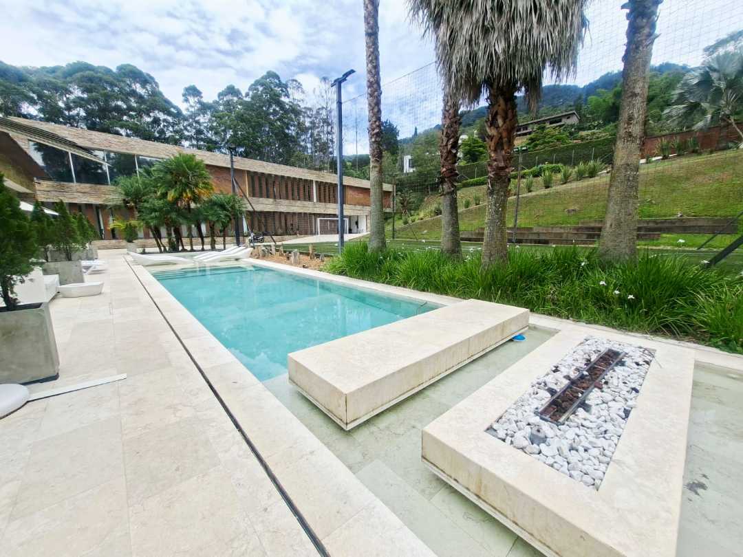 Casa en venta Loma del Chocho alto valor