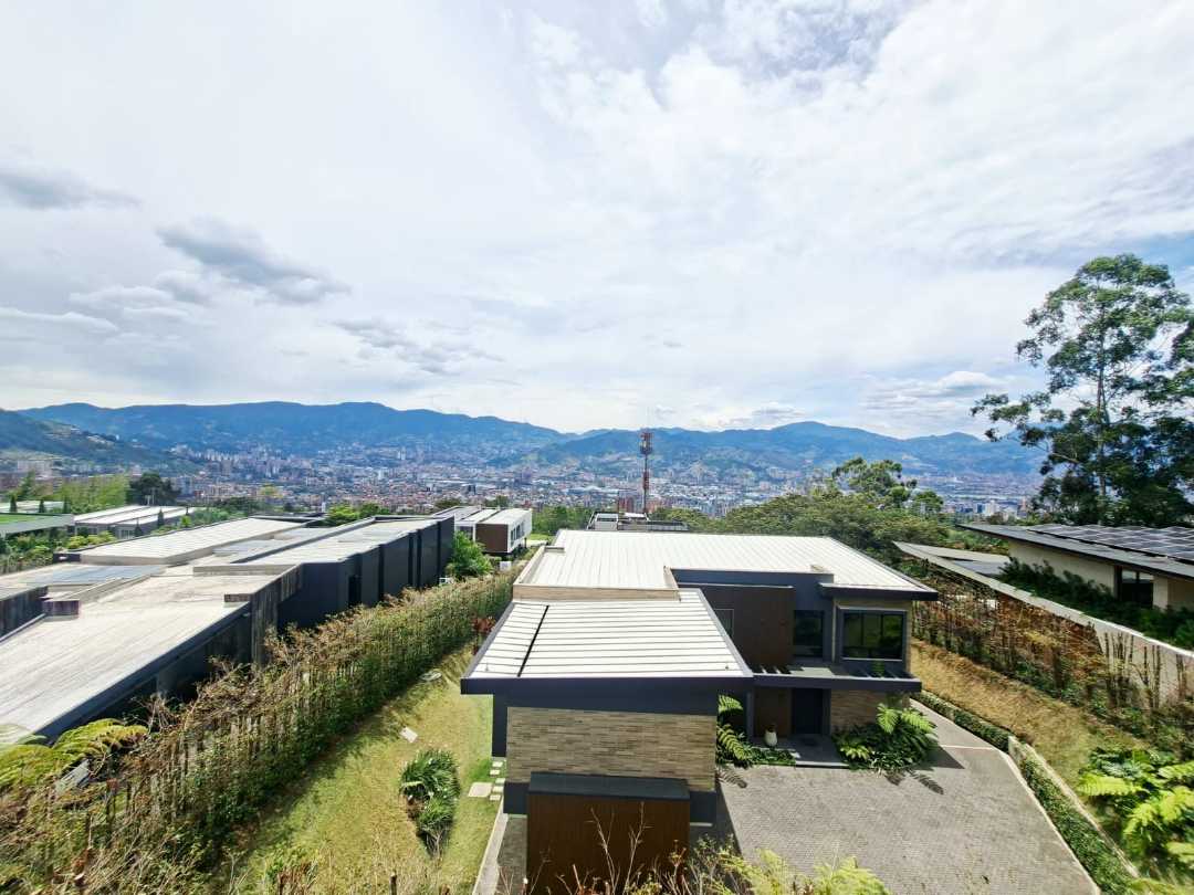 Casa en venta Loma del Chocho alto valor