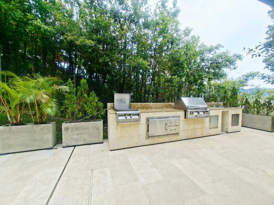 Casa en venta Loma del Chocho alto valor