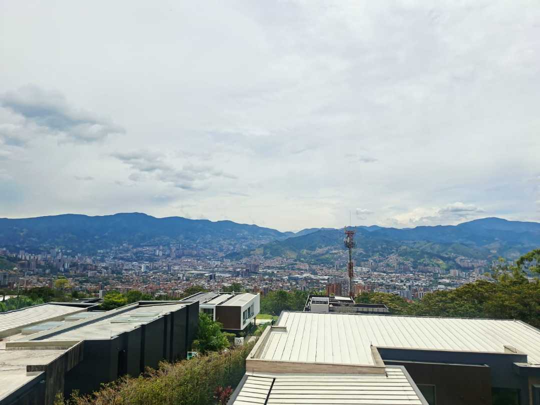 Casa en venta Loma del Chocho alto valor