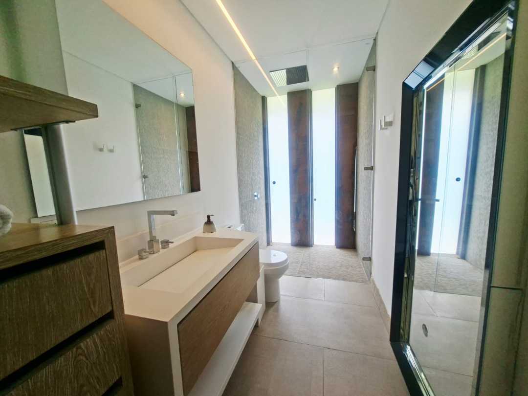 Casa en venta Loma del Chocho alto valor
