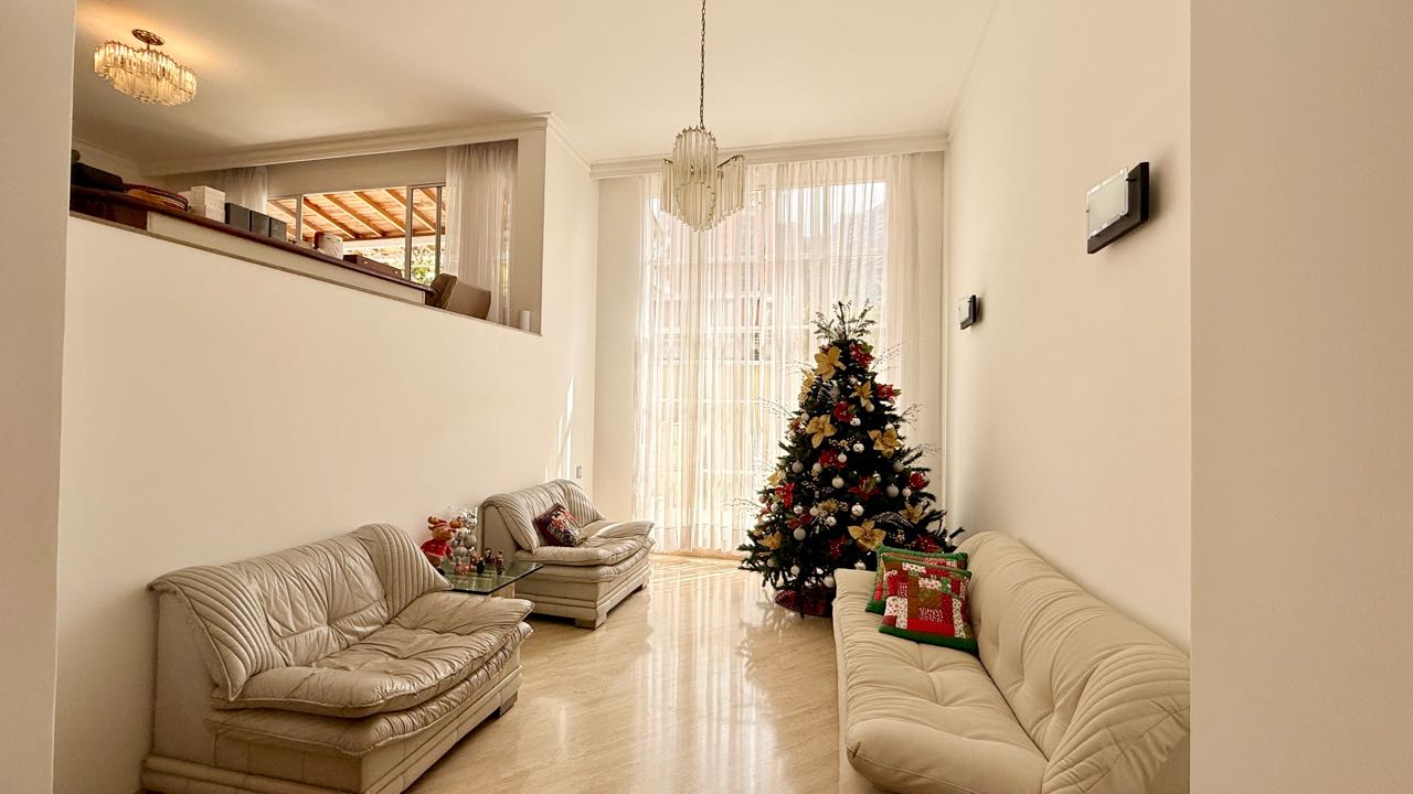 Casa en venta sector Las Palmas cerca a San Carbón, Poblado-Medellín