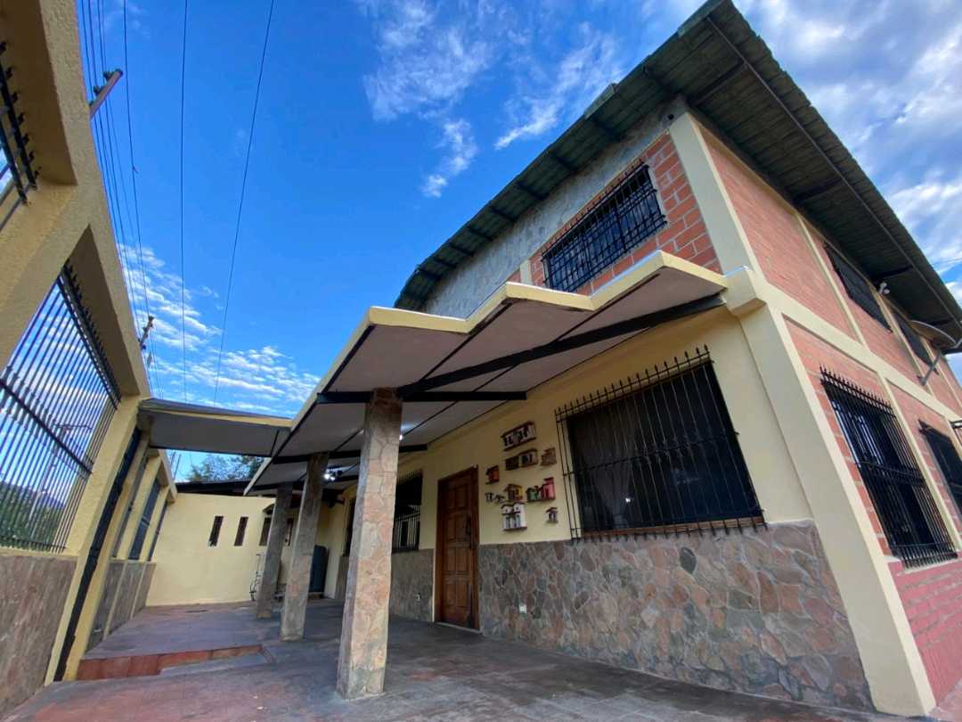 Casa en venta Urb. Rotafe Naguanagua HV-9767443 - Foto 1