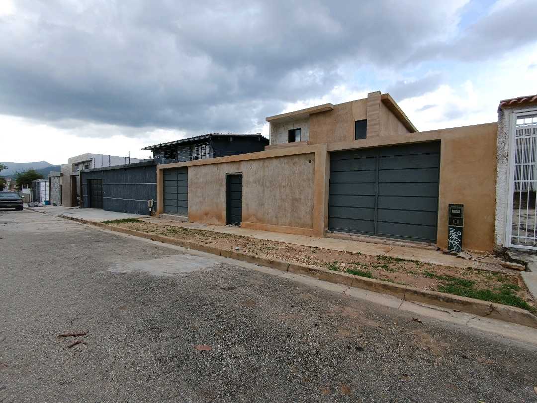 Casa en Venta URB. Trigal Norte PE-9560501 - Foto 1