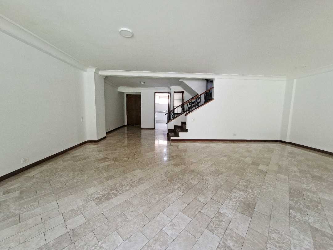 Casa en venta y arriendo Castropol HGTW