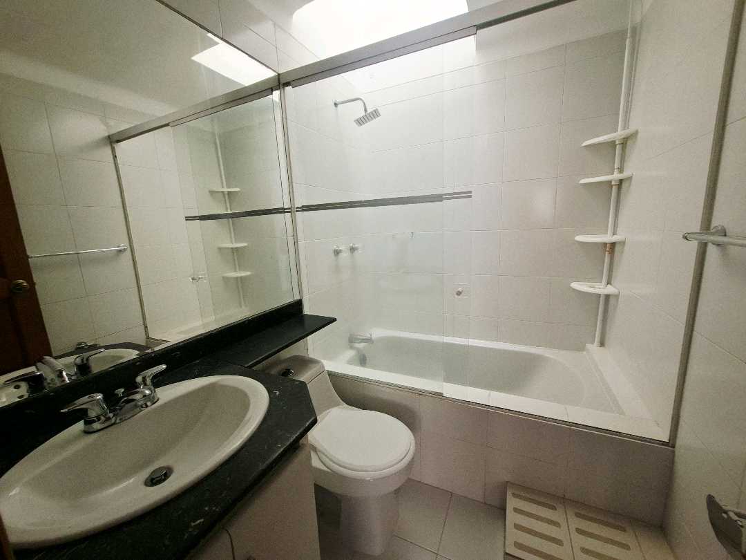 Casa en venta y arriendo Castropol HGTW