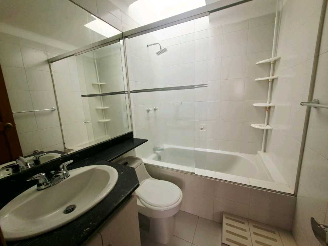 Casa en venta y arriendo Castropol HGTW