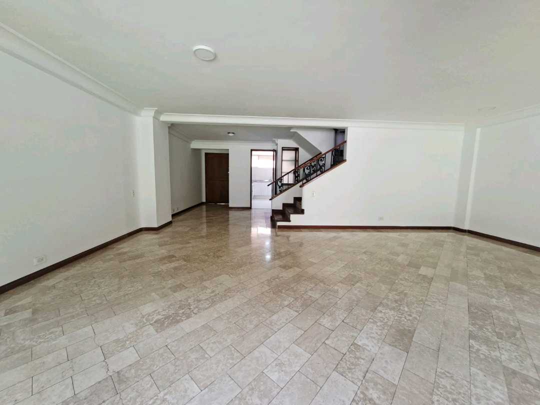 Casa en venta y arriendo Castropol HGTW