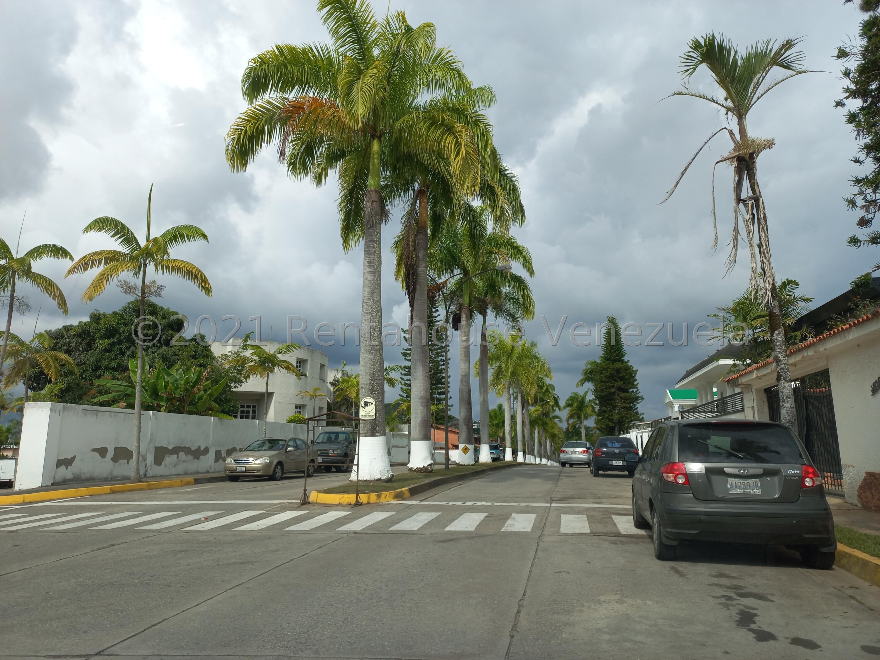 Casa - Lomas de La Lagunita - Caracas