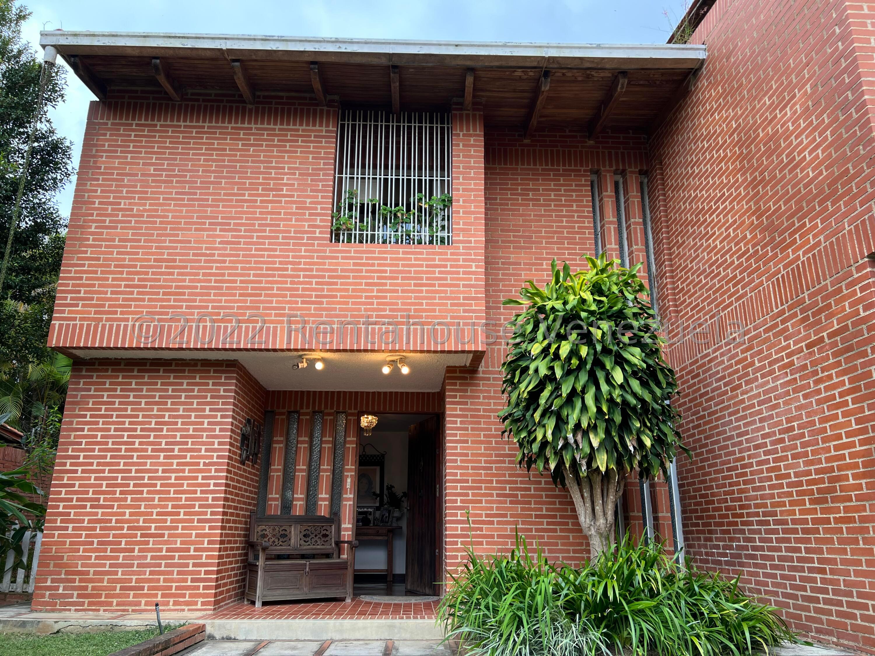 Casa - Lomas de La Lagunita - Caracas