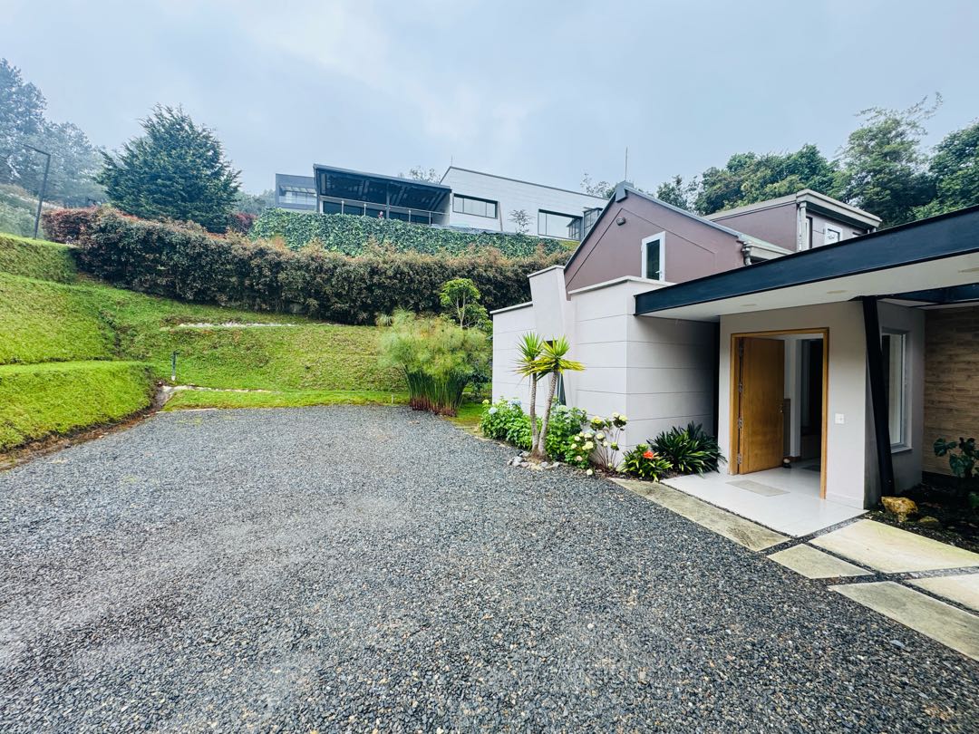 Casa moderna en el Alto de las Palmas