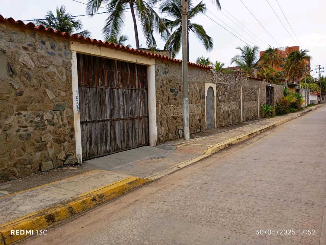 CASA TIPO POSADA EN VENTA EN PLAYA NORTE CHICHIRIVICHE MVM-9510264 - Foto 2