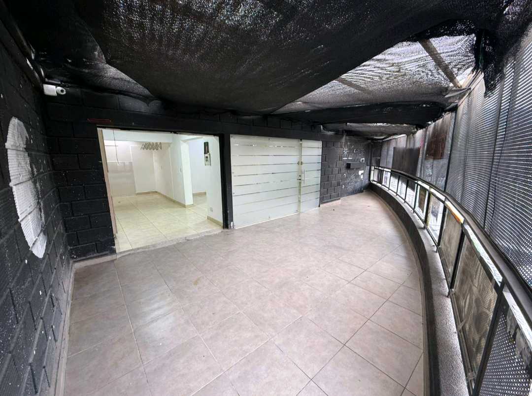Casa-Local Comercial de 180m² en Santa Gema, Laureles, Medellín
