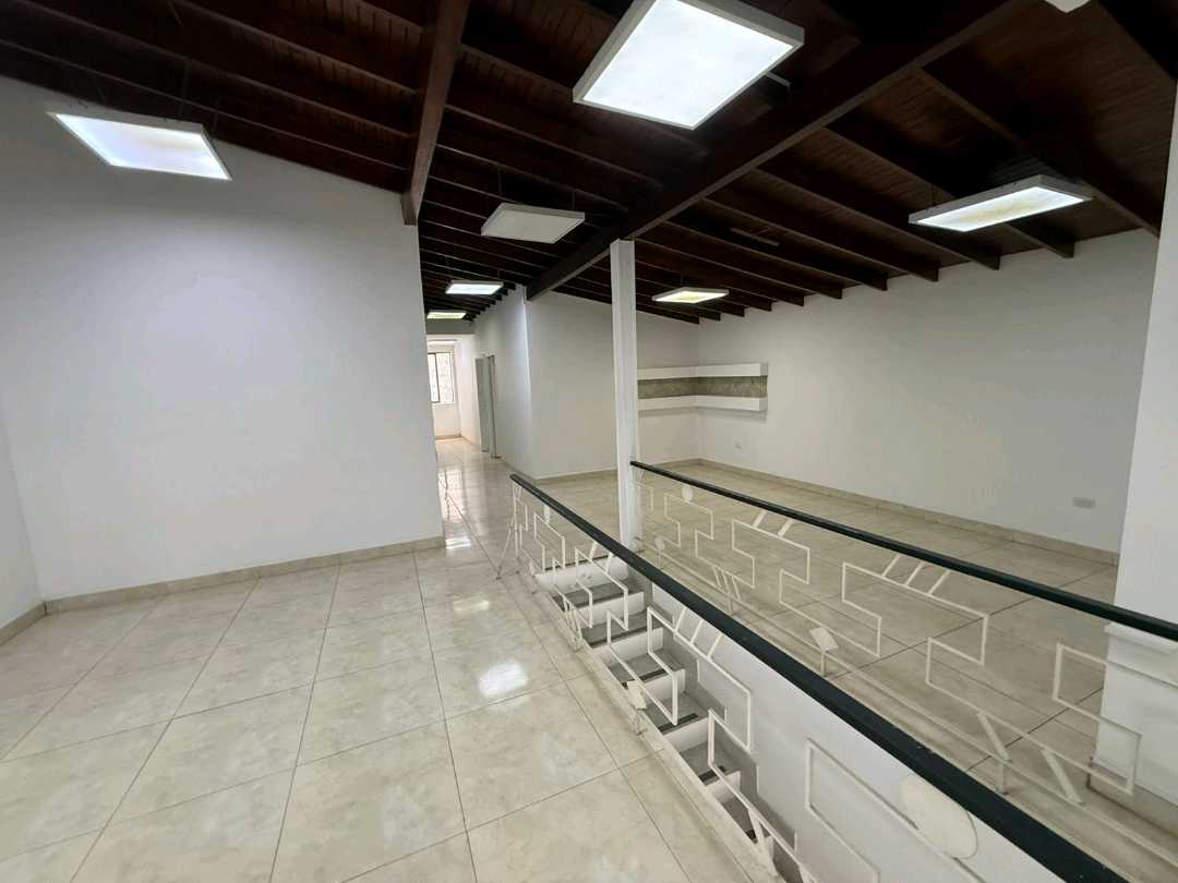 Casa-Local Comercial de 180m² en Santa Gema, Laureles, Medellín