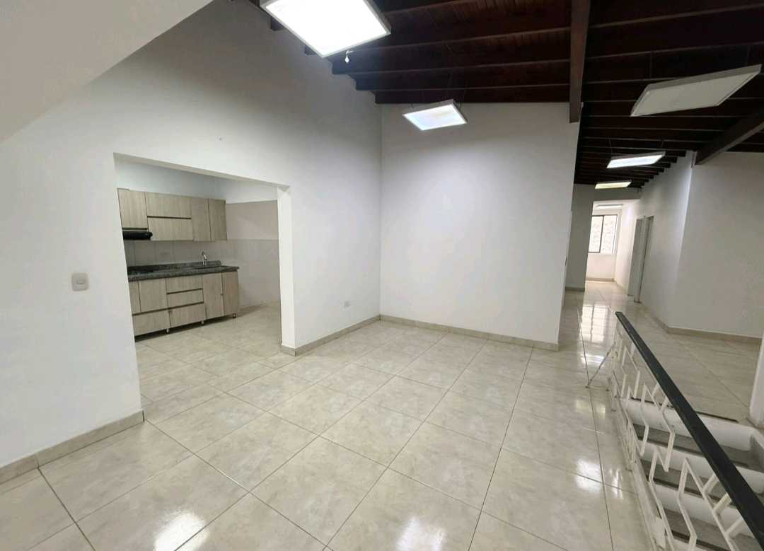 Casa-Local Comercial de 180m² en Santa Gema, Laureles, Medellín