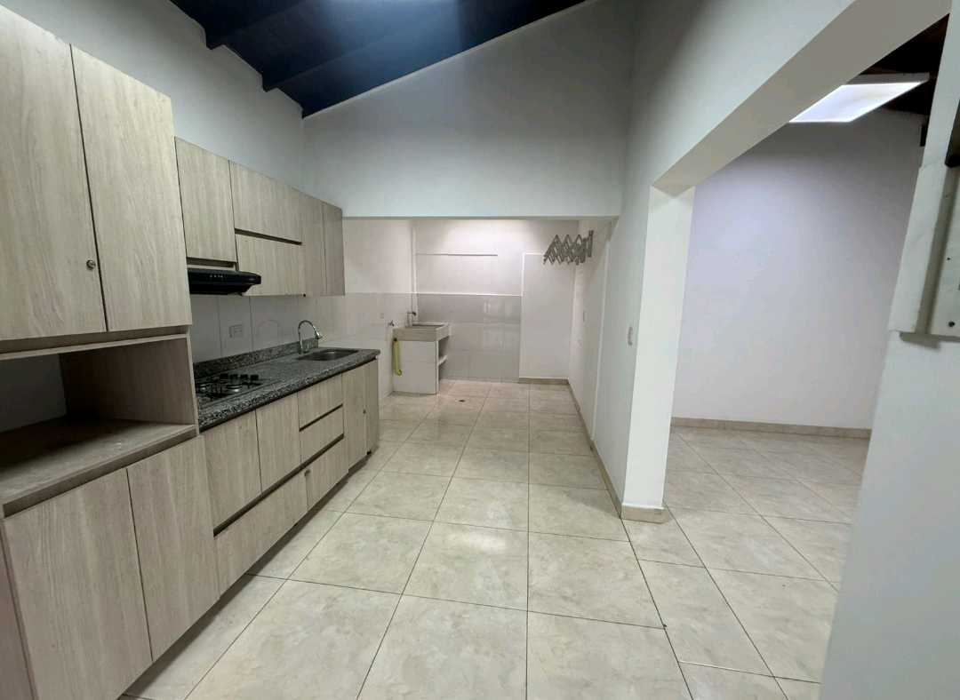 Casa-Local Comercial de 180m² en Santa Gema, Laureles, Medellín