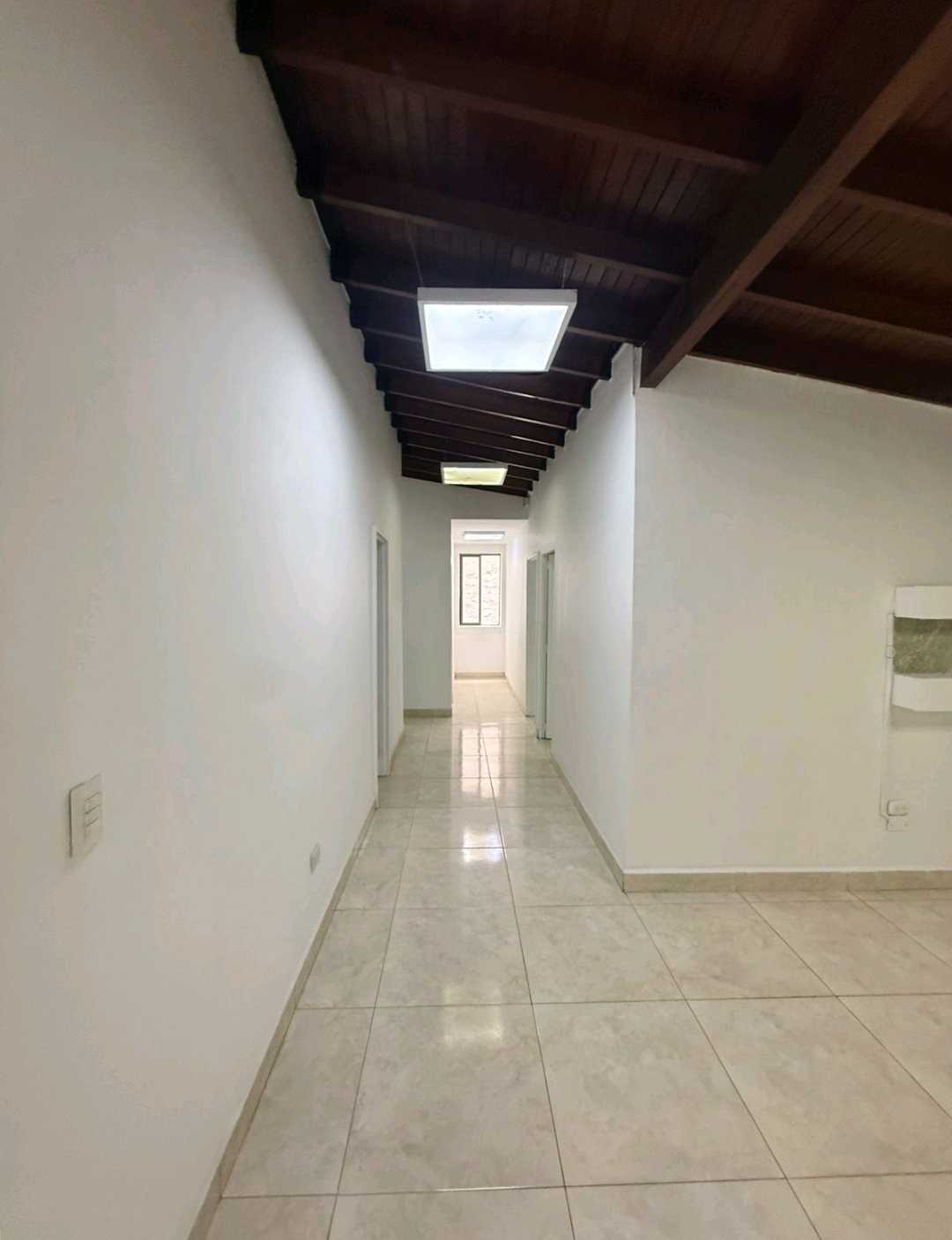 Casa-Local Comercial de 180m² en Santa Gema, Laureles, Medellín