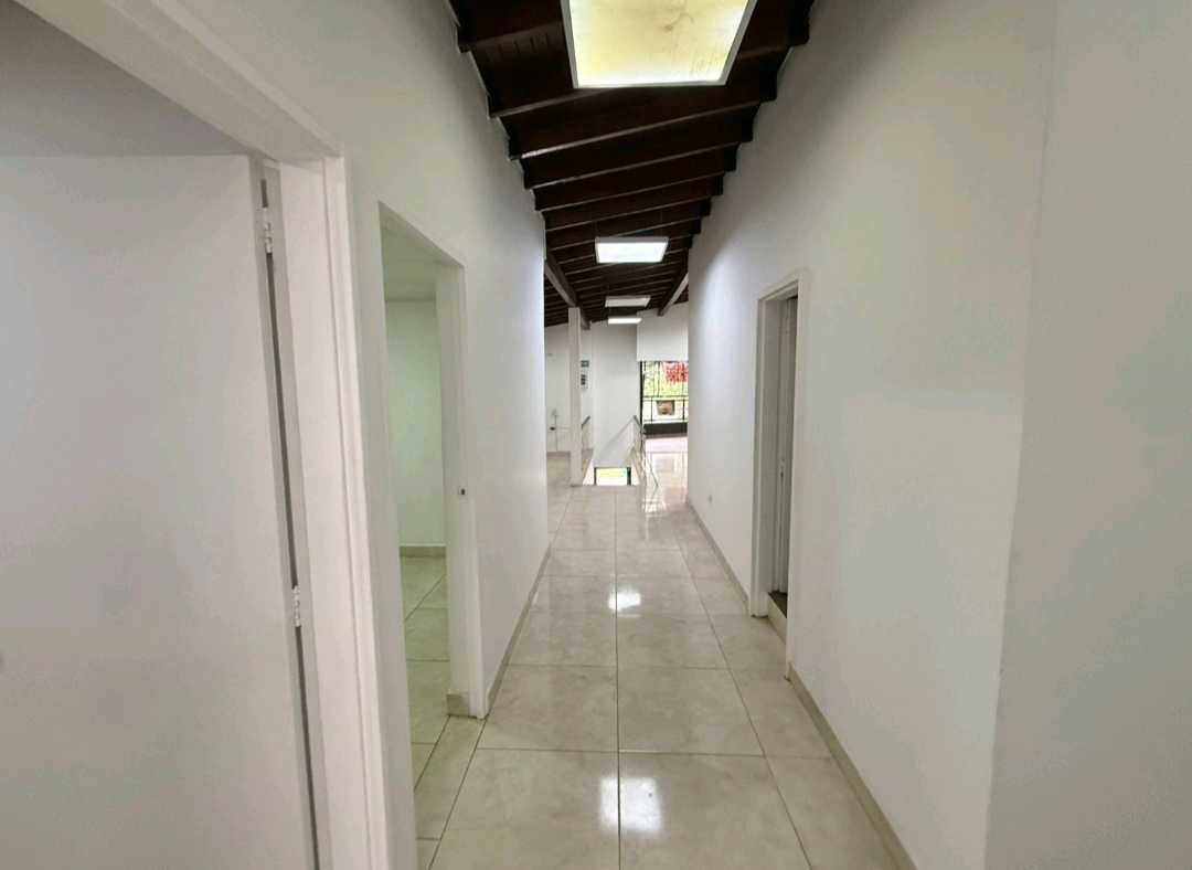 Casa-Local Comercial de 180m² en Santa Gema, Laureles, Medellín