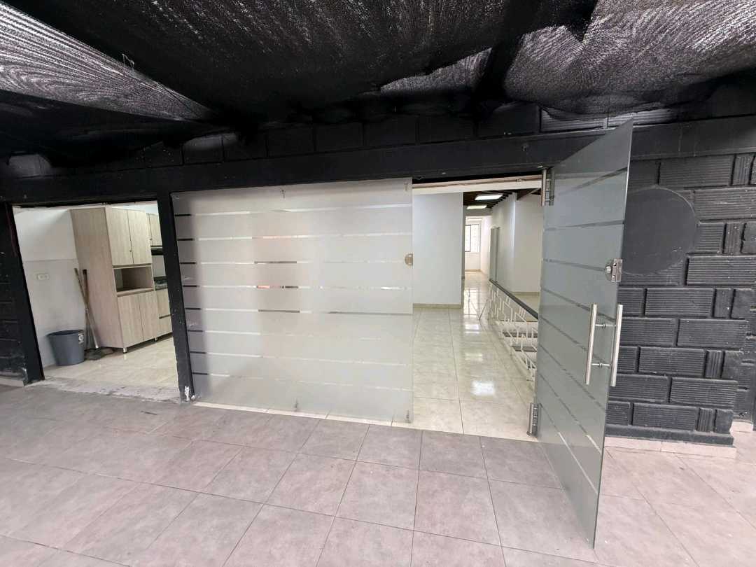 Casa-Local Comercial de 180m² en Santa Gema, Laureles, Medellín