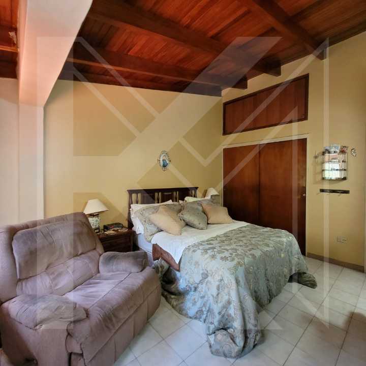 Colinas de Bello Monte - Casa en Venta
