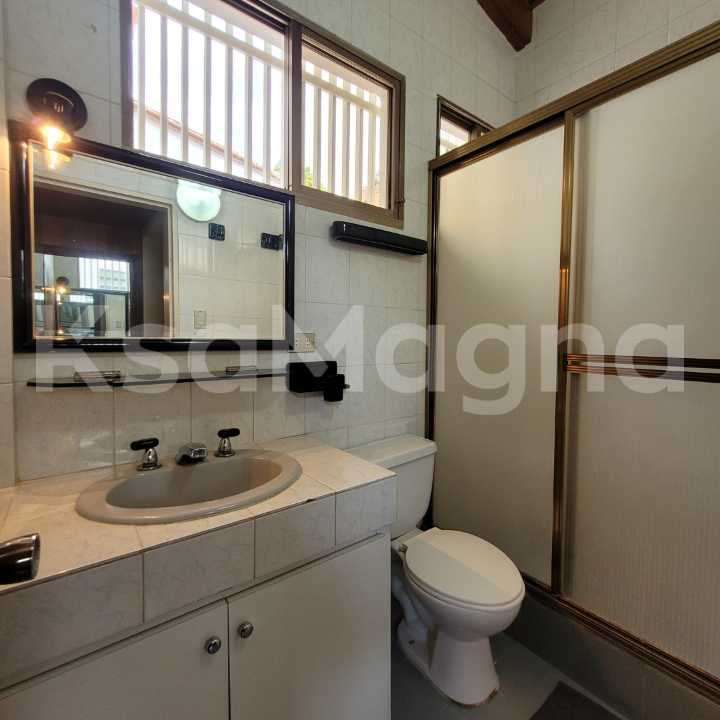 Colinas de Bello Monte - Casa en Venta