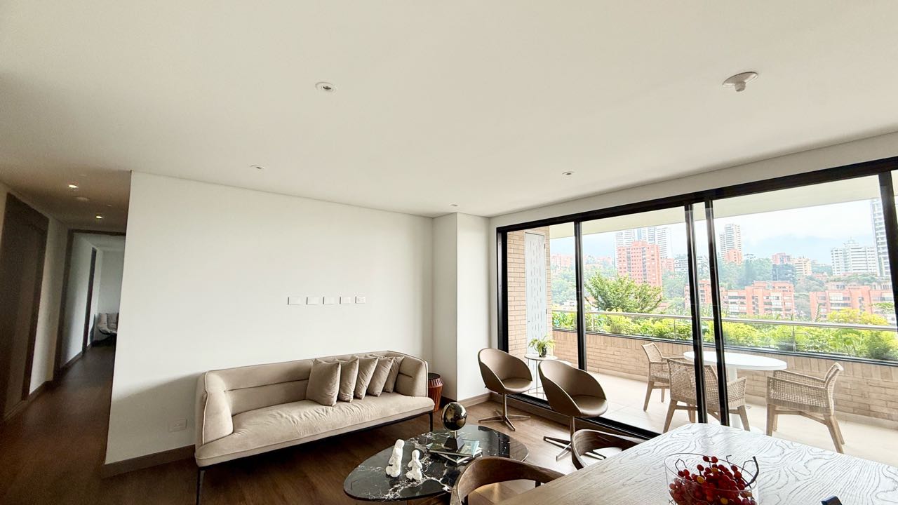 Apartamento en Venta piso alto, sector El Campestre - El Poblado