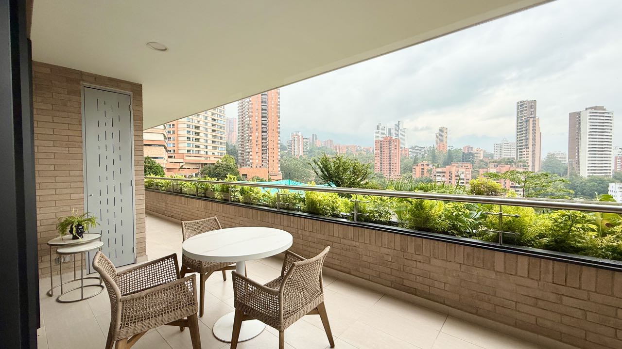 Apartamento en Venta piso alto, sector El Campestre - El Poblado